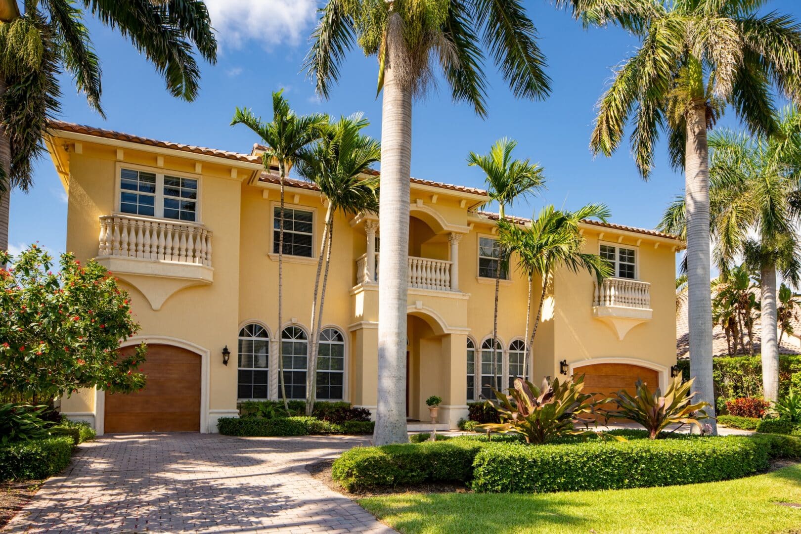 Photograph of an upscale home in Florida.
